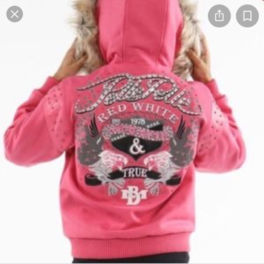 LOOKING FOR PINK PELLE